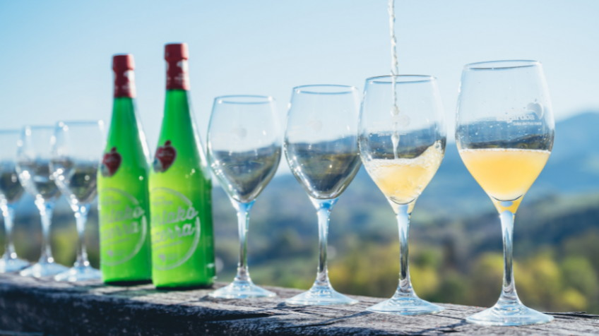  What is the elaboration process for the Basque cider?